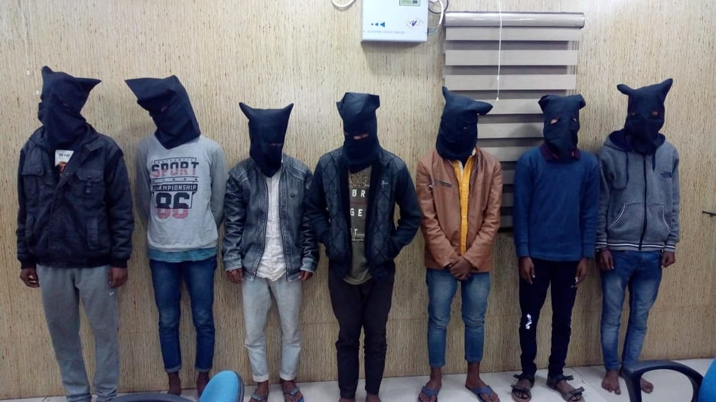 साइबर क्राइम का गढ़ बन रहा हजारीबाग का बरकट्ठा, लड़कियों की अश्लील तस्वीरें भेजकर करते हैं ठगी