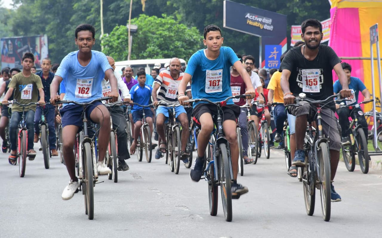 झारखंड के बोकारो में Cycling to Glory का आयोजन, शहरवासियों को स्वास्थ्य के प्रति जागरूक करने की कोशिश