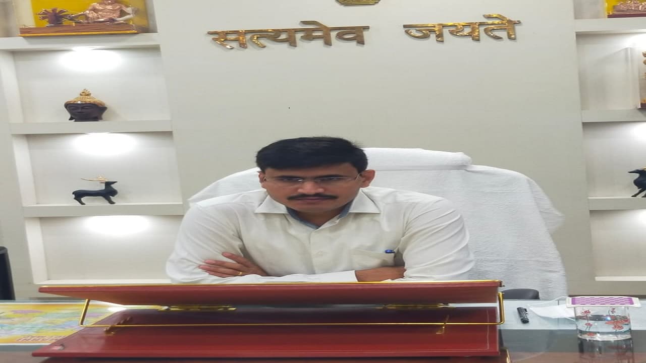 सीतामढ़ी: आग या आपदा से हुई नुकसान का 24 घंटे में मिलेगा भुगतान, डीएम ने बाढ़ व सुखाड़ की तैयारियों का लिया जायजा