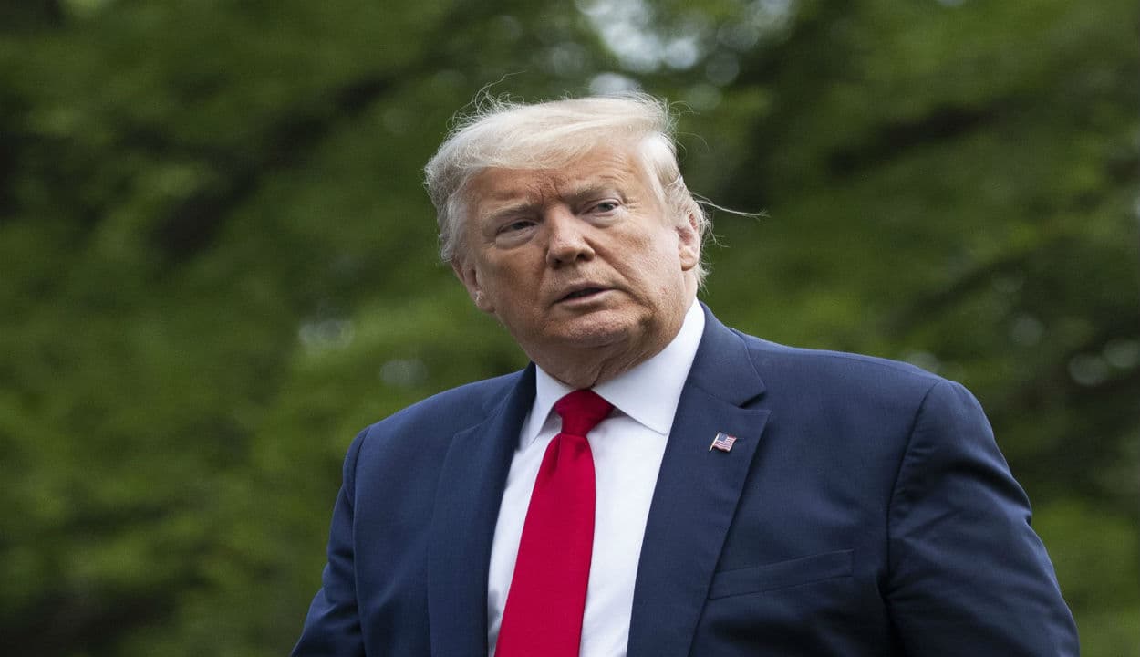 ट्रंप की धमकी : चीन से निकलकर भारत और आयलैंड जाने वाली कंपनियों को देना होगा टैक्स