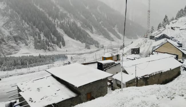 Weather Forecast Today Updates : कारगिल के कई स्थानों में रिकॉर्ड की गयी तीन से 27 इंच तक बर्फबारी