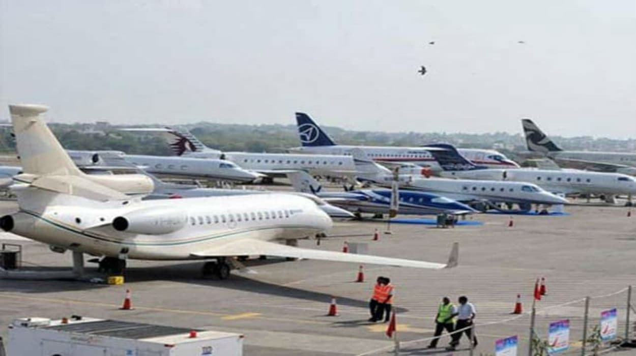 DGCA ने 17 मई की आधी रात तक सभी घरेलू और विदेशी उड़ानों पर बढ़ायी रोक, जानिए कब से उड़ेंगे हवाई जहाज...