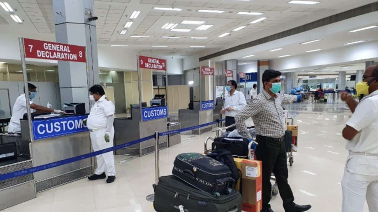 DGCA New Guidelines : हवाई यात्रा करने से पहले जान लें नये नियम, दिशा-निर्देश का उल्लंघन करने पर लग सकता है हमेशा के लिए बैन