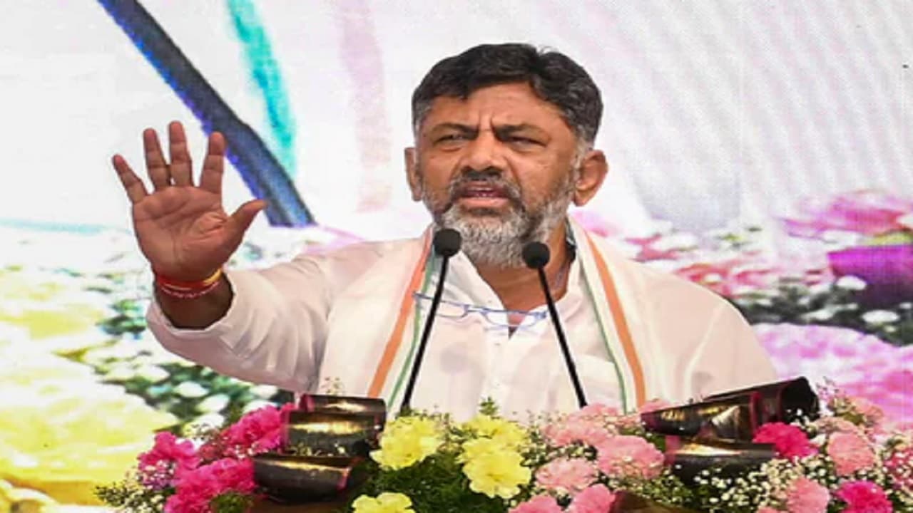 कर्नाटक में कांग्रेस ने खेला मुस्लिम कार्ड, सरकार बनने पर 4% आरक्षण बहाल करने का वादा, BJP ने साधा निशाना