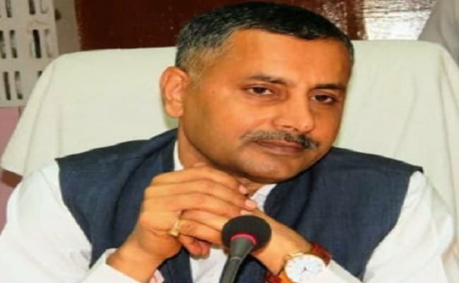 कोरोना से जंग: डीएम ने की अपील, बाहर से आये लोगों को रखें अलग