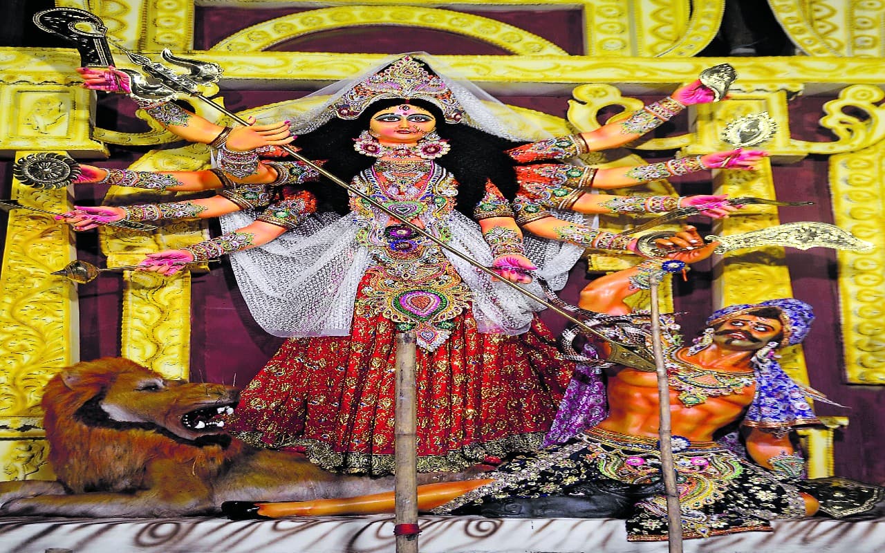 Durga Puja 2022 : आज खुल जायेंगे बकरी बाजार और ओसीसी क्लब के पंडाल, देखें तस्वीरें