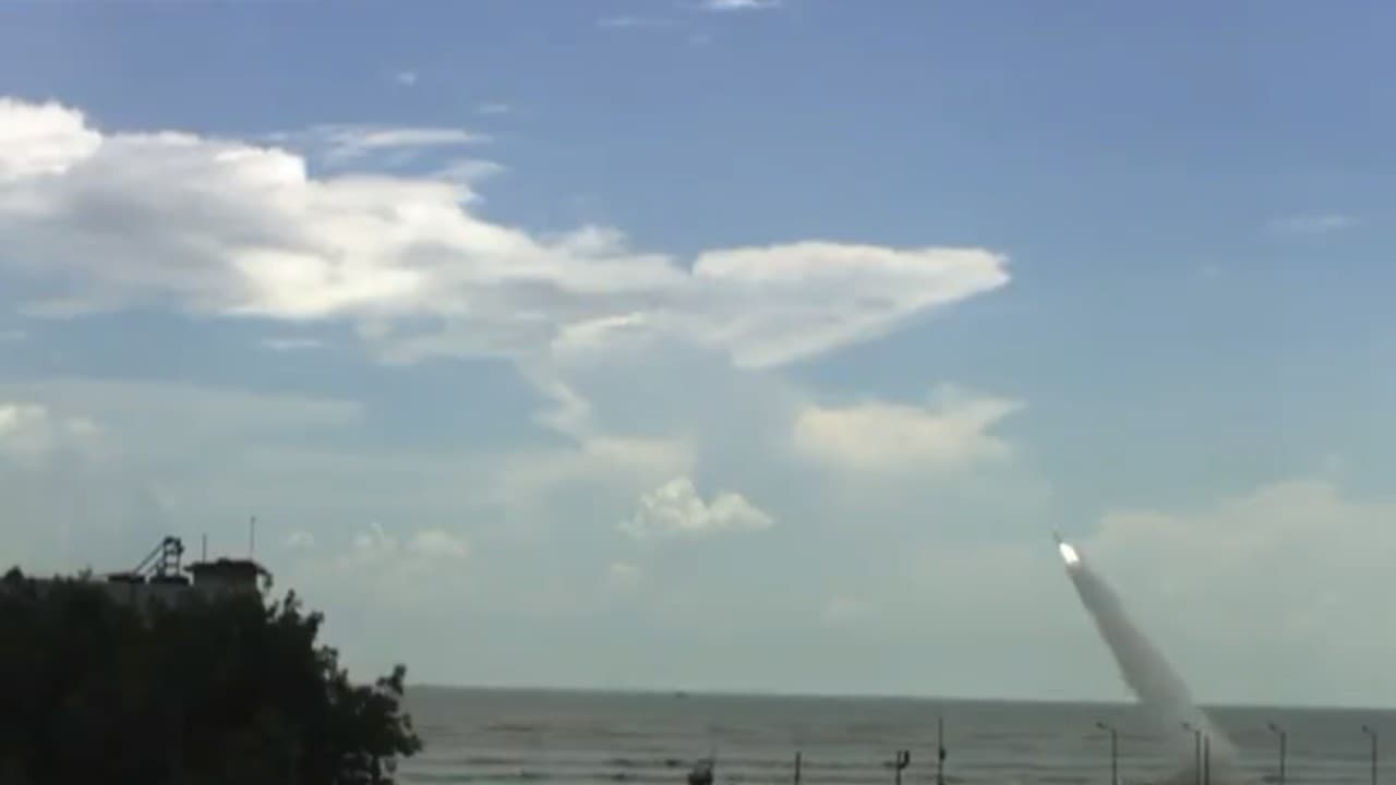 DRDO ने VSHORADS के मिसाइल का किया सफल परीक्षण, आसमान में ही बाहरी ताकत को कर देगा खत्म