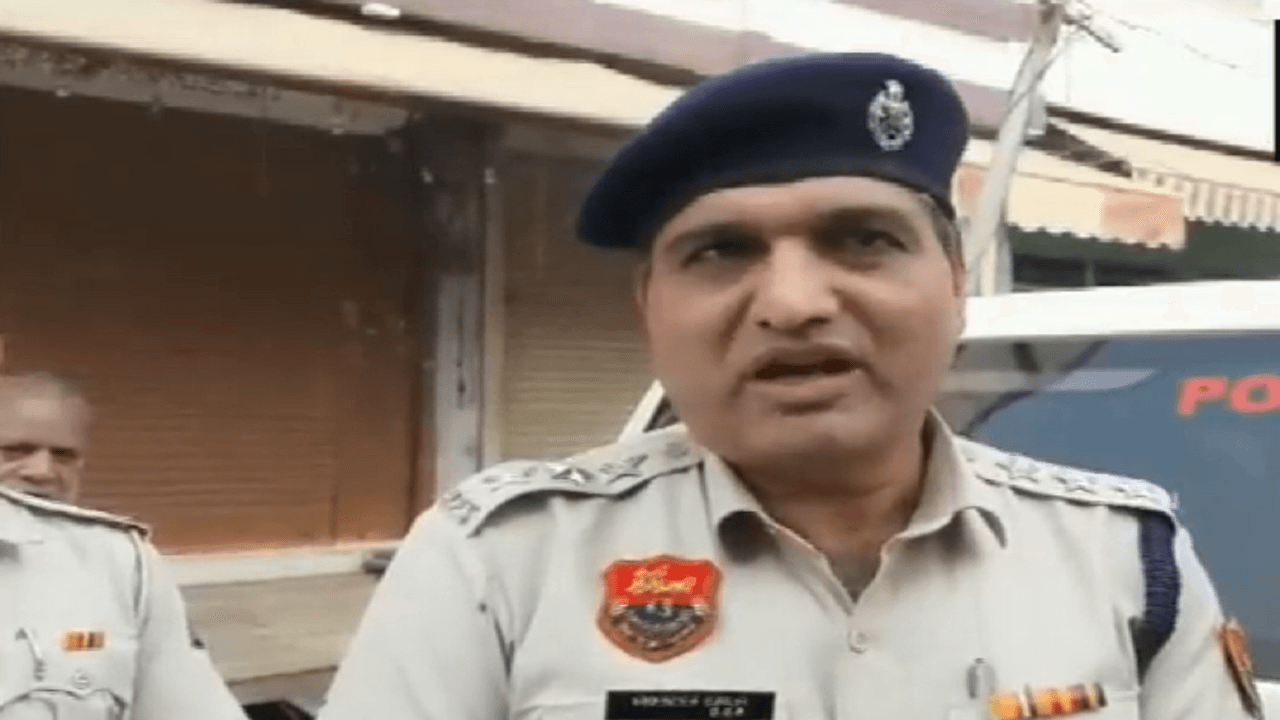 हरियाणा के नूंह में नया बवाल : धार्मिक जुलूस पर पत्थरबाजी के बाद तनाव, बाजार बंद