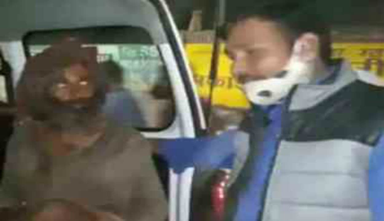 ग्वालियर में DSP ने ठंड से ठिठुरते भिखारी की मदद के लिए रोकी गाड़ी, लेकिन पास जाकर देखा तो रह गए भौंचक