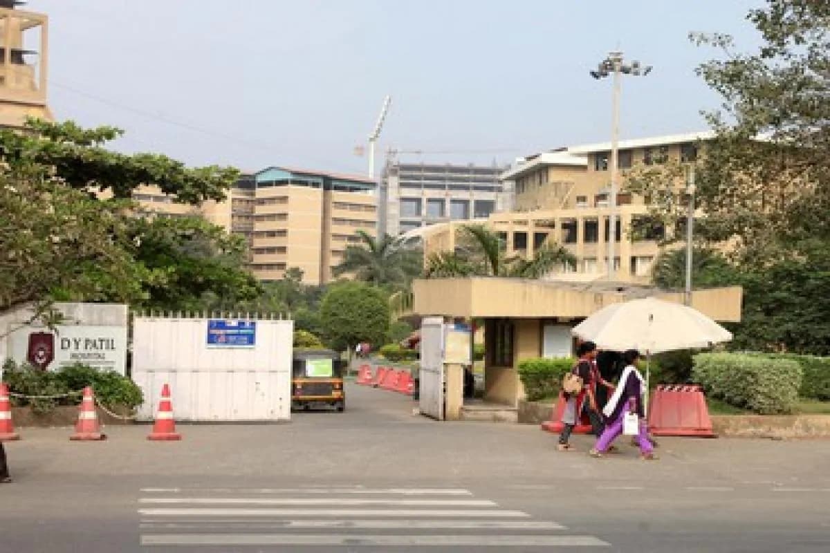 पति के इलाज के लिए भटकती रही महिला, अस्पताल ने नहीं दी जगह, मौत