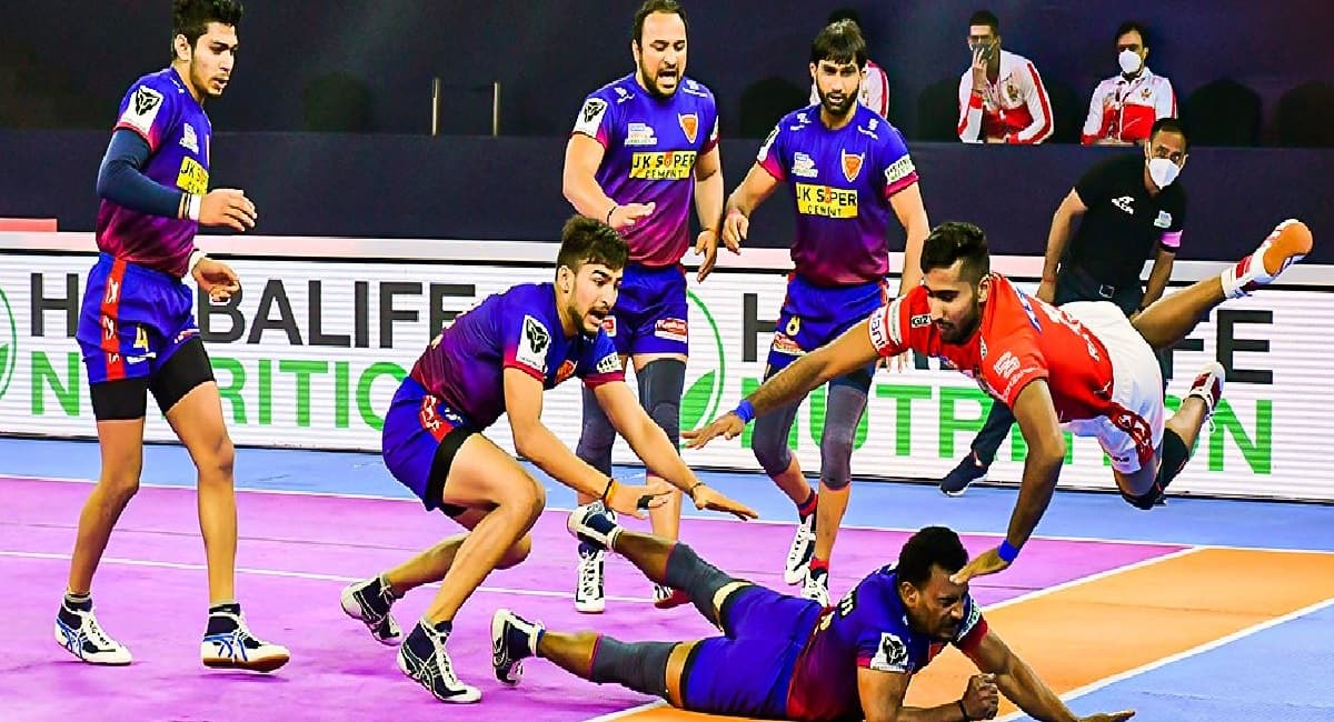 Pro Kabaddi League: दबंग दिल्ली ने गुजरात जायंट्स को 41-22 से हराया, प्वाइंट टेबल में नंबर वन