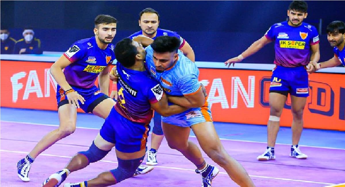 Pro Kabaddi League: दबंग दिल्ली की धमाकेदार जीत, बंगाल वॉरियर्स को 52-35 से हराया, नवीन कुमार चमके