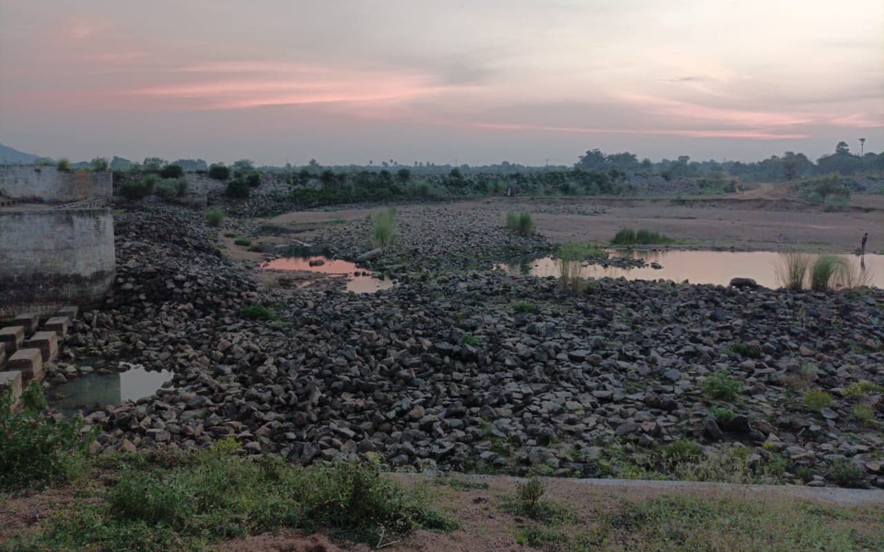 डकाय डैम में पानी नदारद, गोड्डा के साथ बिहार के हजारों एकड़ खेतों में नहीं हो पाएगी सिंचाई