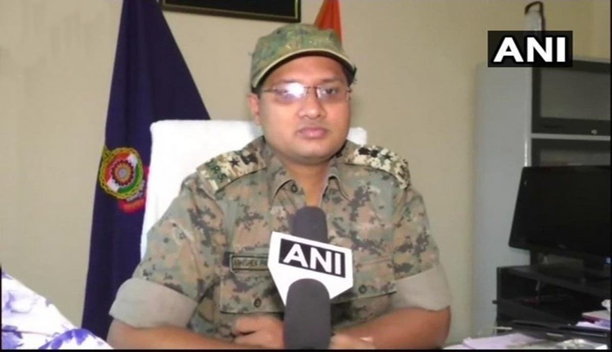 छत्तीसगढ़ : दंतेवाड़ा में सुरक्षा बलों के साथ मुठभेड़ में दो महिला नक्सली ढेर, दोनों पर 6 लाख रुपये का था इनाम छत्तीसगढ़ : दंतेवाड़ा में सुरक्षा बलों के साथ मुठभेड़ में दो महिला नक्सली ढेर, दोनों पर 6 लाख रुपये का था इनाम