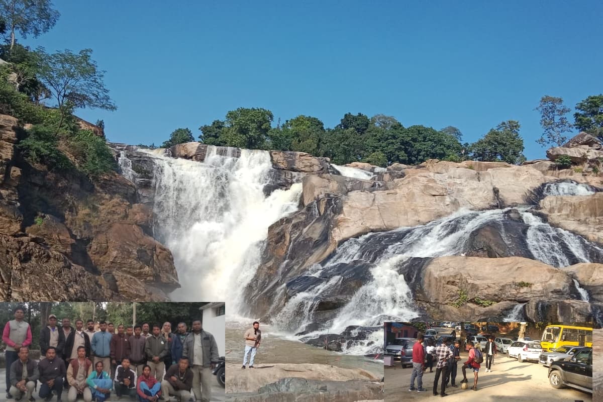 Jharkhand Tourist Places: अद्भुत सौंदर्य से सैलानियों का मन मोह रहा दशम फॉल, उमड़ रही पर्यटकों की भीड़
