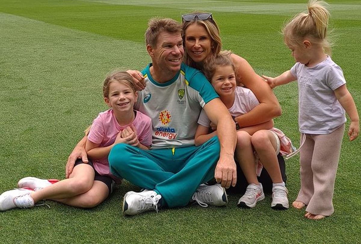 डेविड वॉर्नर की बेटी इंडी ने की बल्लेबाजी, एशेज सीरीज के बीच इस छोटी बच्ची की बैटिंग का वीडियो वायरल