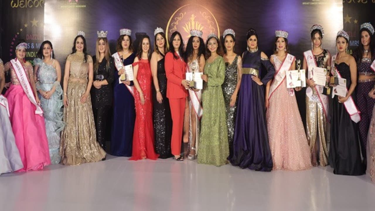 दिल्ली में ब्रेस्ट कैंसर अवेयरनेस के लिए  डेजल मिसेज यूनिवर्स प्रतियोगिता, नासिक की अंजलि चौधरी बनीं विजेता