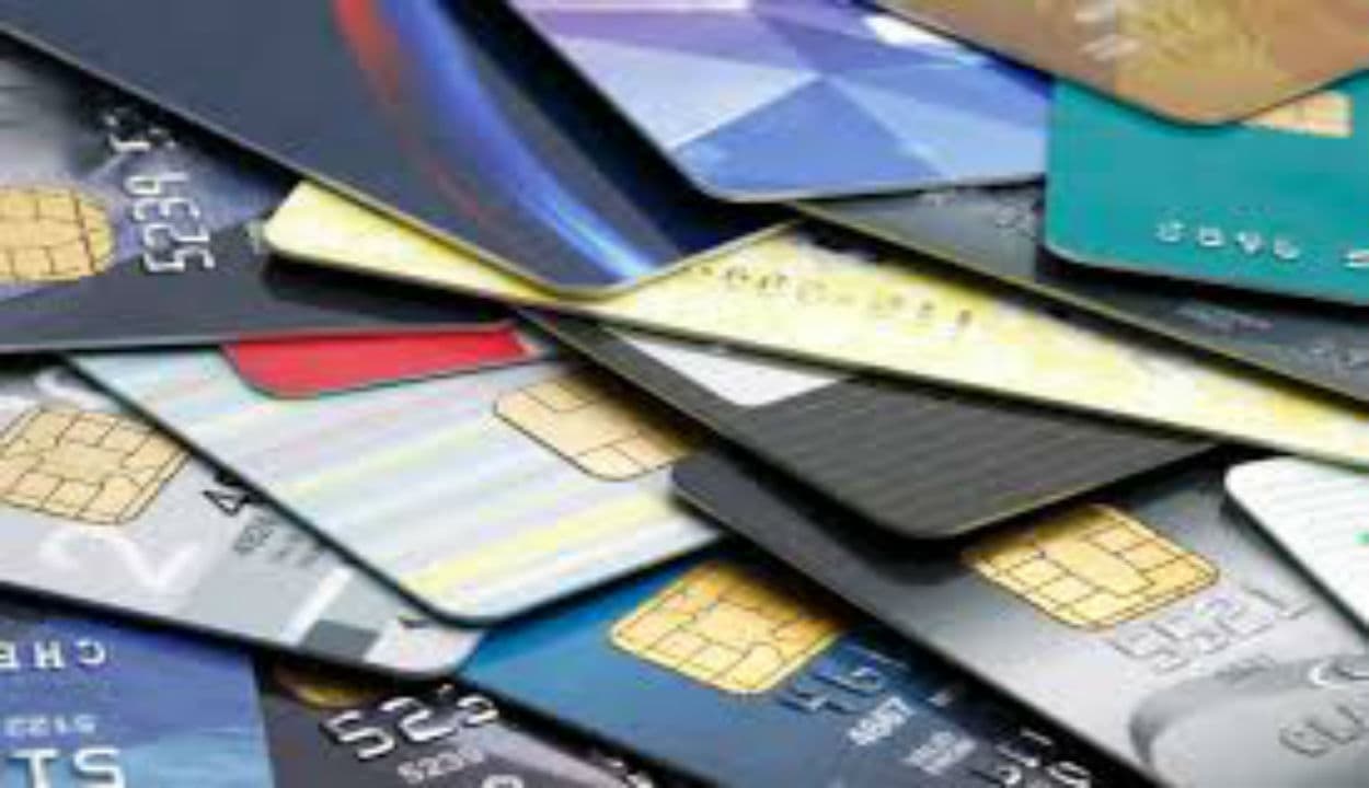 Debit-Credit कार्ड रखने वालों के लिए जरूरी बात, 1 अक्टूबर से बंद होने जा रही है ये सर्विस