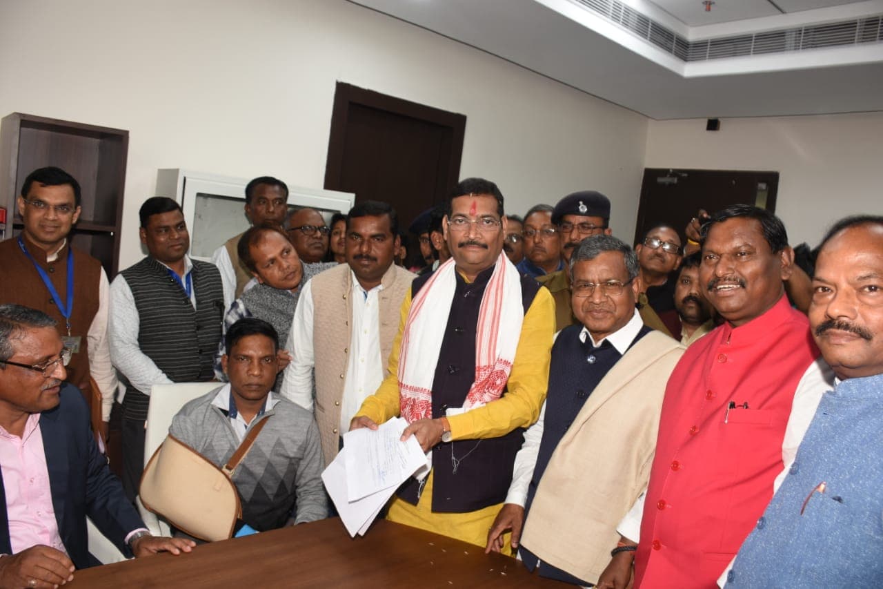 भाजपा के दीपक प्रकाश ने राज्यसभा चुनाव के लिए नामांकन दाखिल किया