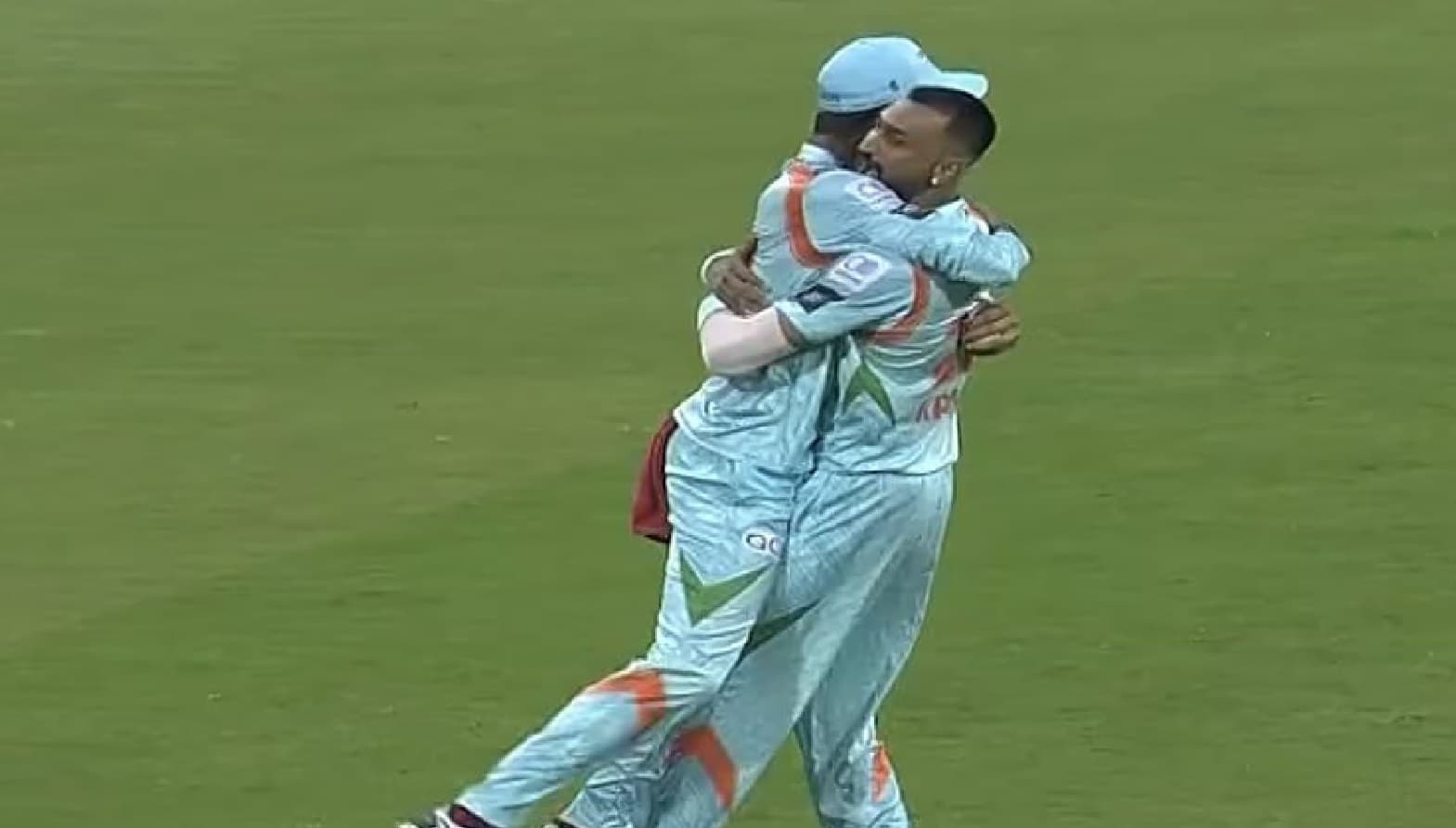 IPL 2022: क्रुणाल पांड्या ने दीपक हुड्डा को दी थी करियर खत्म करने की धमकी, विस्फोटक पारी के बाद लगाया गले