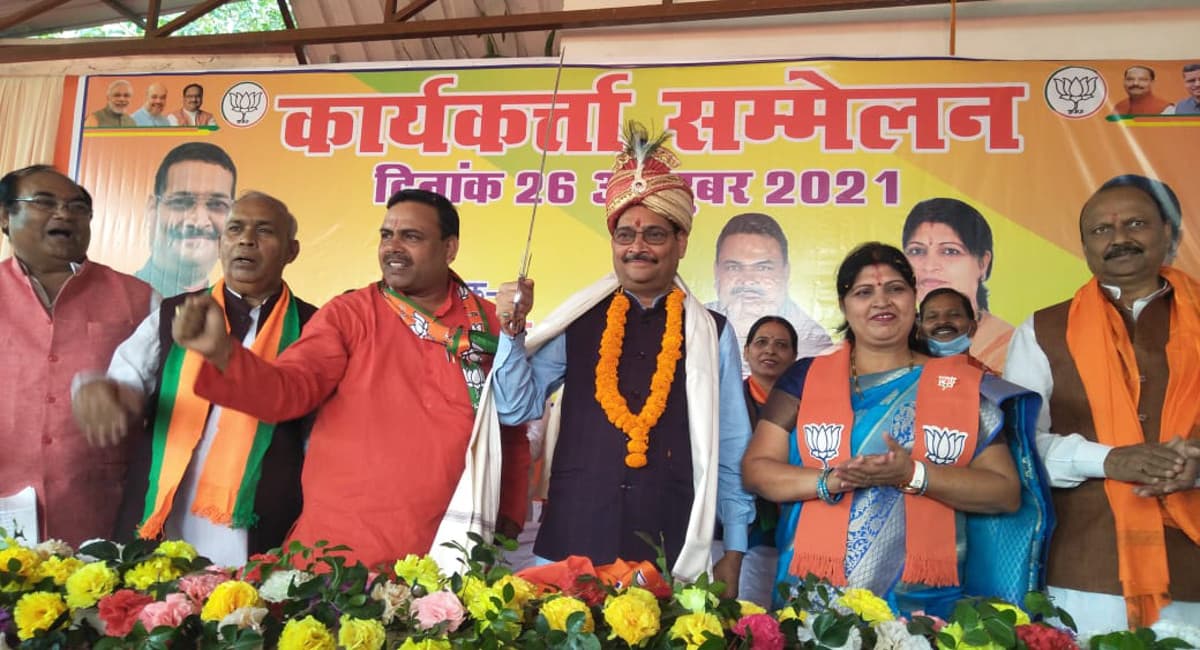 Jharkhand News:BJP प्रदेश अध्यक्ष दीपक प्रकाश पहुंचे कोडरमा,बोले- राज्य की बेटियां व महिलाएं नहीं हैं सुरक्षित