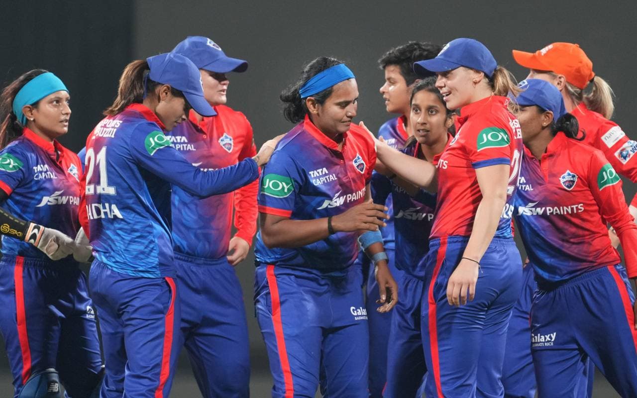 WPL 2023: आरसीबी की लगातार पांचवीं हार, दिल्ली कैपिटल्स ने 6 विकेट से हराया, देखें तस्वीरें