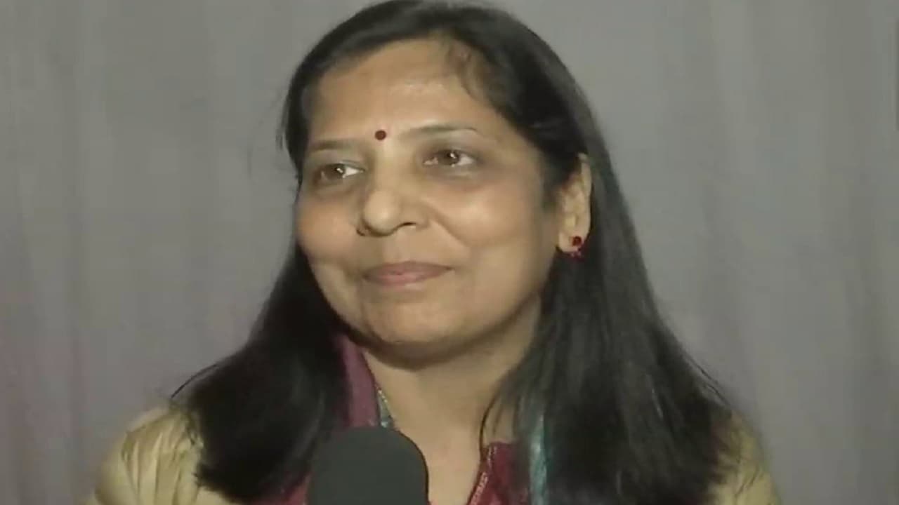 Punjab Polls: केजरीवाल की पत्नी ने किया AAP के लिए प्रचार, बोलीं- दिल्ली में काम किया है, यहां भी करेंगे