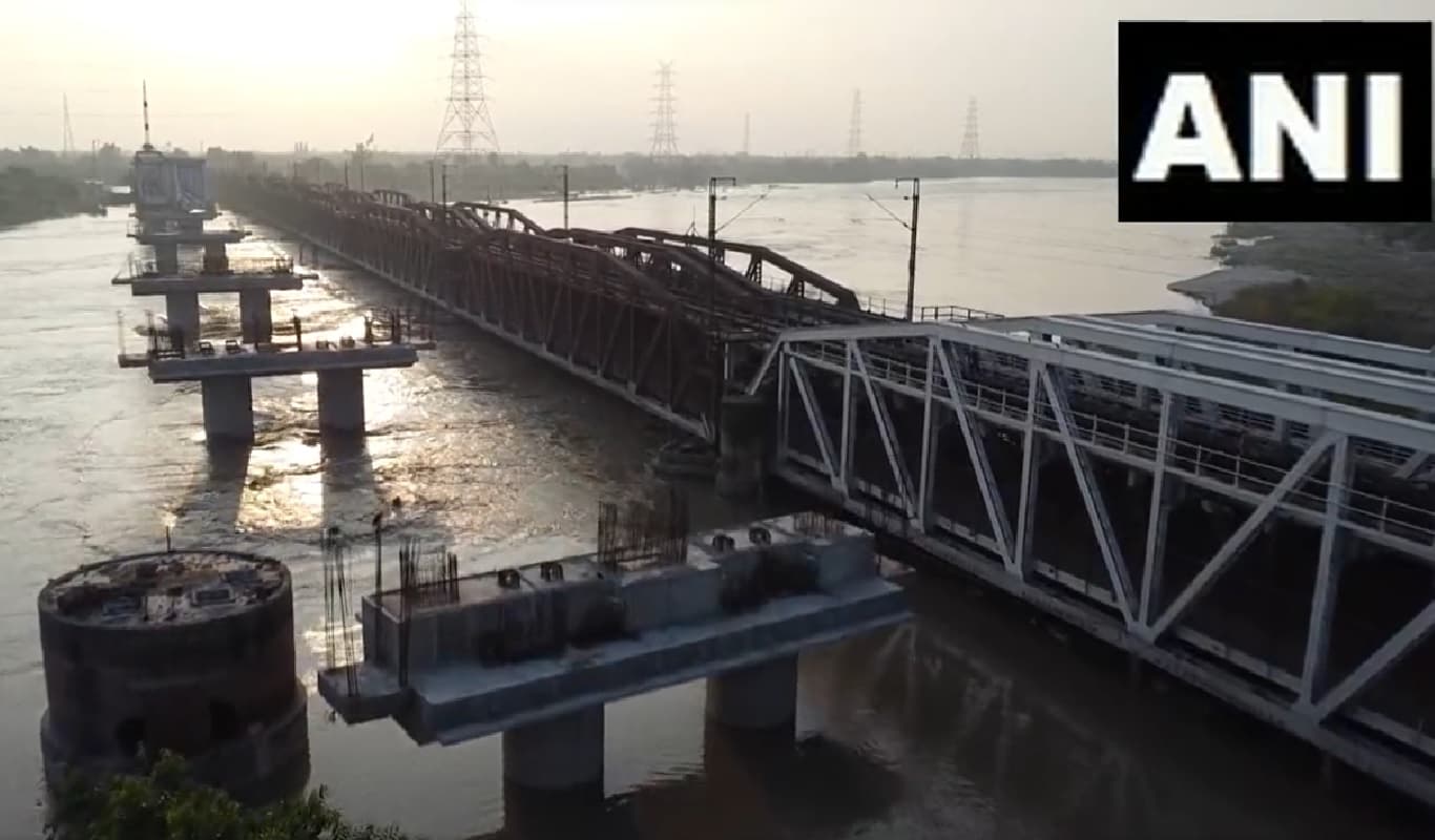 Delhi Flood: यमुना फिर खतरे के निशान के पार, दिल्ली पर मंडराया बाढ़ का खतरा