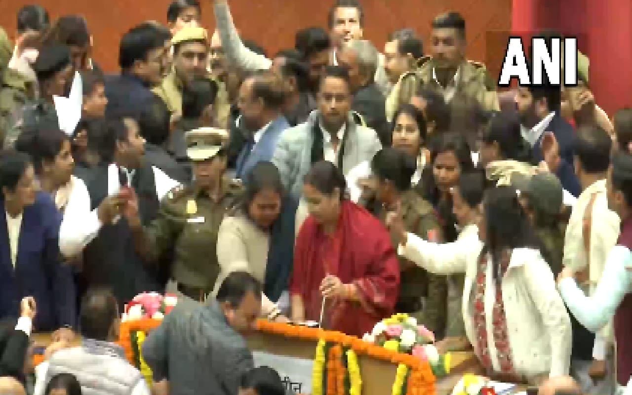 MCD Mayor Elections: दिल्ली मेयर का चुनाव कल, AAP और BJP में फिर तकरार के आसार!