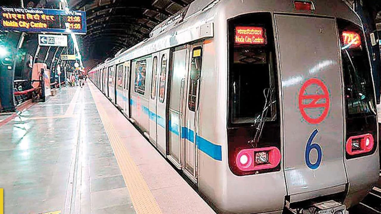 Delhi Metro Blue Line News: दिल्ली मेट्रो की ब्लू लाइन रूट पर फिर आई तकनीकी गड़बड़ी, सेवाएं रहीं प्रभावित