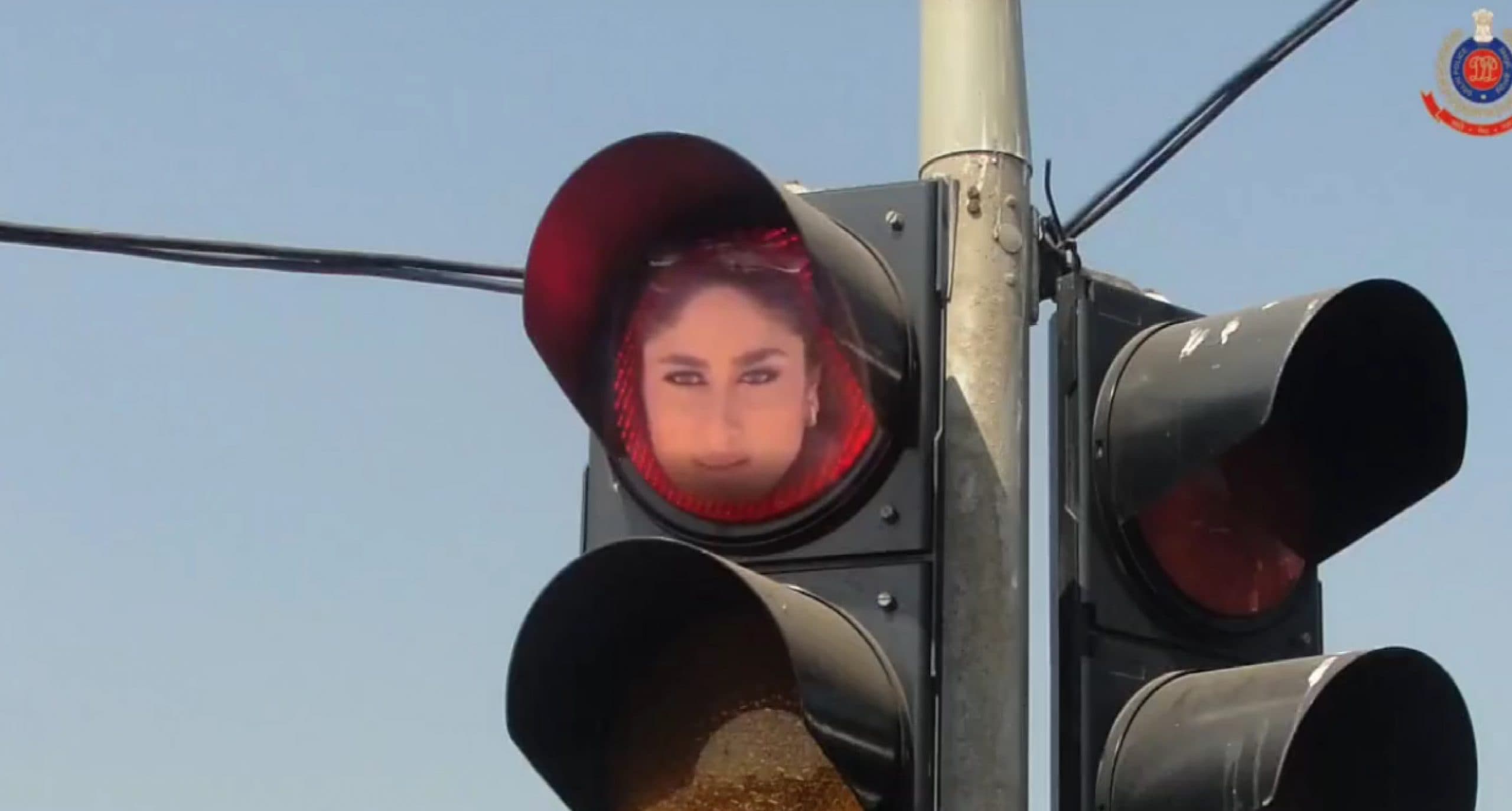 दिल्ली पुलिस ने ट्रैफिक सिग्नल पर लगाया करीना कपूर का 'Poo', Road Safety के लिए अपनाया अनोखा तरीका