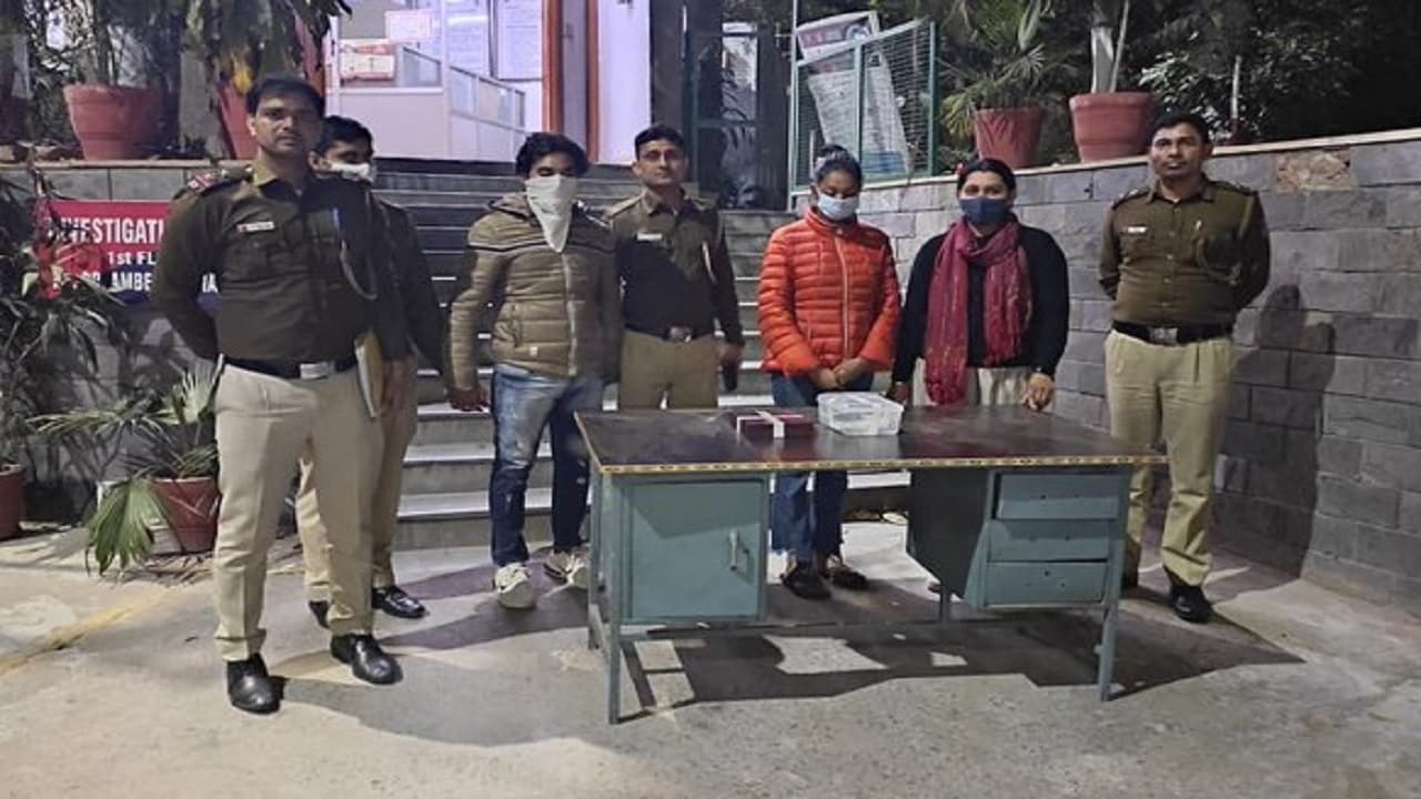 Delhi Crime News: प्रॉपर्टी के लिए 24 वर्षीय बेटी ने दोस्त संग मिलकर 55 वर्षीय मां को उतारा मौत के घाट