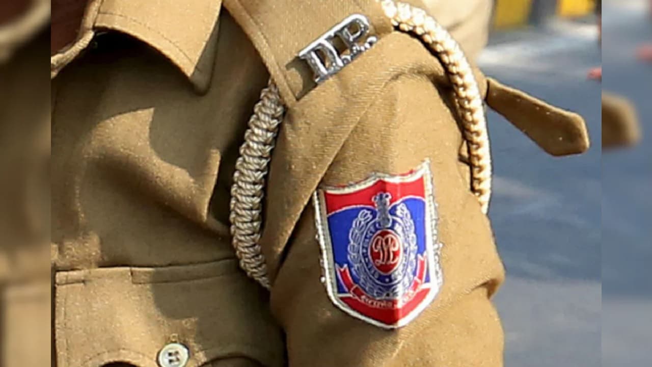 टनल लूटकांड मामले में दिल्ली पुलिस का बड़ा एक्शन, 1587 लोग एहतियातन हिरासत में लिए गए