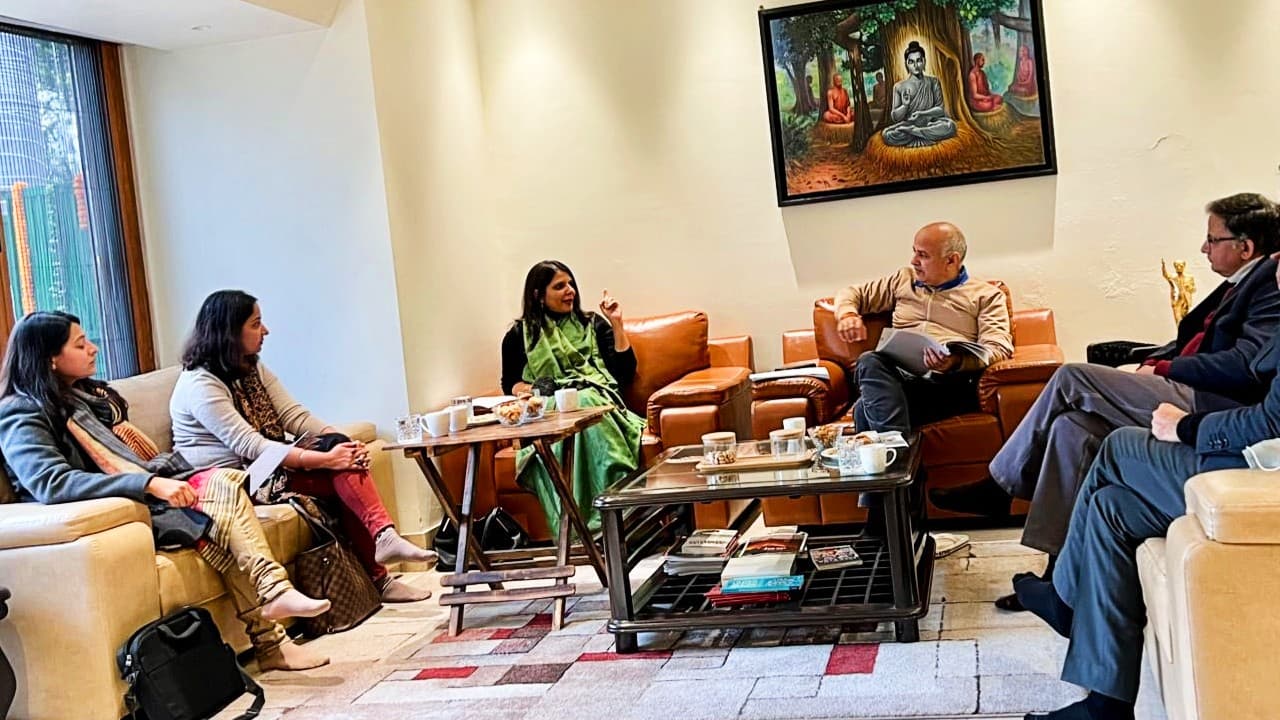 Delhi School Re-Opening News: दिल्ली में कब खुलेंगे स्कूल? DDMA की बैठक से पहले सिसोदिया ने दिया ये बयान