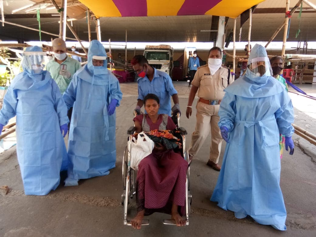 केरल से लौट रही सिमडेगा की महिला ने बोकारो स्टेशन पर श्रमिक स्पेशल ट्रेन में बच्ची को दिया जन्म