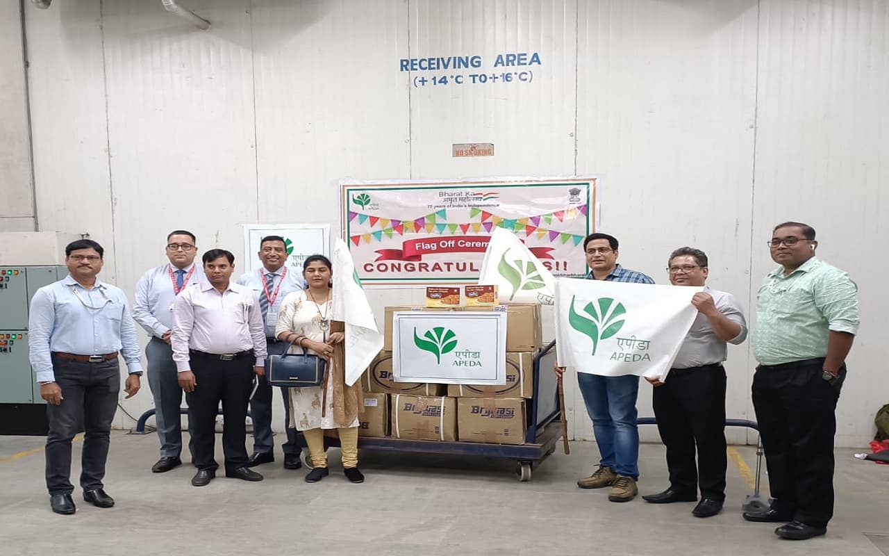 Deoghar Peda: देवघर के बाबा धाम का पेड़ा लोकल से हुआ ग्लोबल, बहरीन भेजी गयी पहली खेप