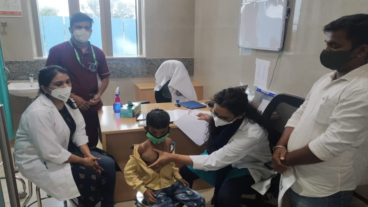 देवघर एम्स में OPD सेवा शुरू, दुमका, धनबाद और जमुई से पहुंचे लोग, 200 मरीजों काे मिला परामर्श, देखें Pics