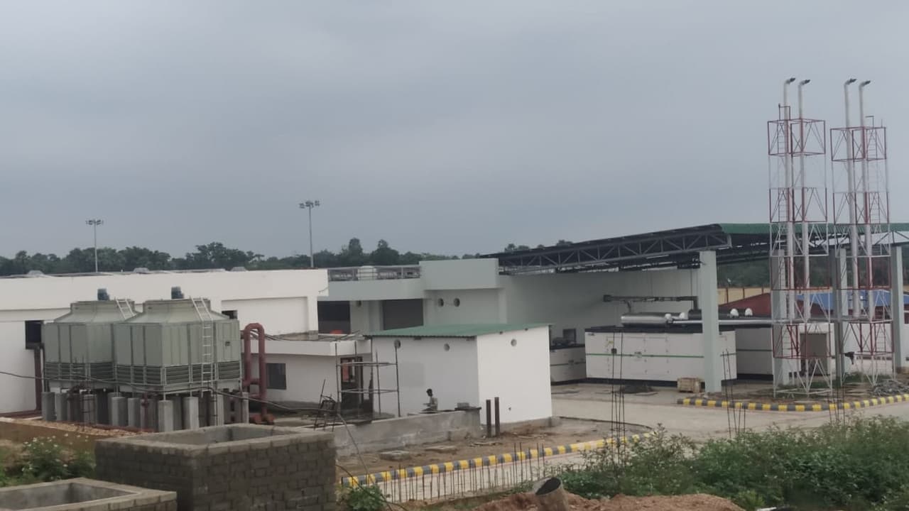 देवघर एयरपोर्ट में इलेक्ट्रिक सर्विस रूम बनकर तैयार, 24 घंटे ठंडी हवा और पानी की होगी आपूर्ति