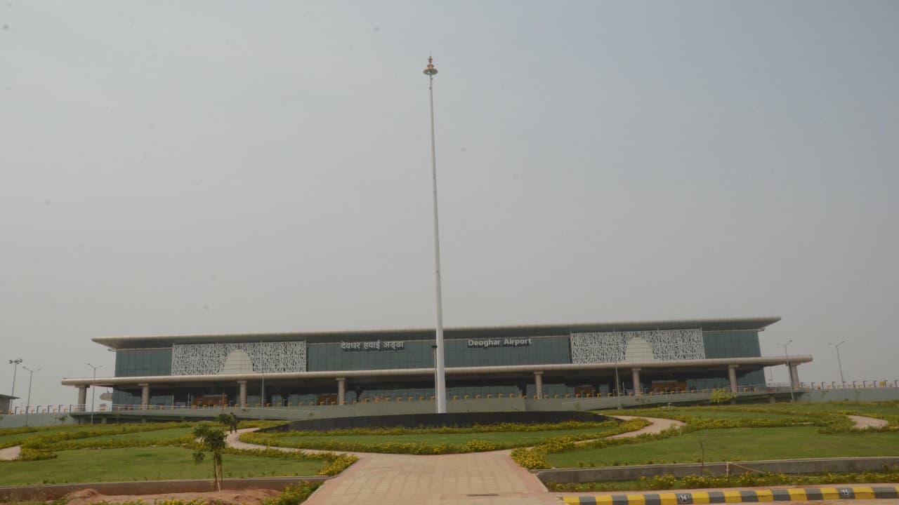 Deoghar Airport में विमानों की नाइट लैंडिंग की समस्या जल्द होगी खत्म, रडार लगाने की तैयारी शुरू