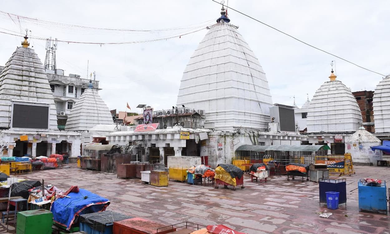 Jharkhand News:ओमिक्रॉन को लेकर बाबा बैद्यनाथ मंदिर प्रशासन अलर्ट, श्रद्धालुओं की एंट्री के लिए ये है अनिवार्य