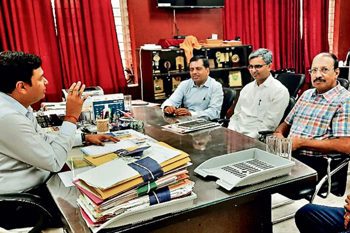 देवघर : प्लास्टिक पार्क में उद्योग लगाने के लिए निवेशकों को किया जाएगा प्रोत्साहित, आयोजित होगा प्लास्टप्रोमो
