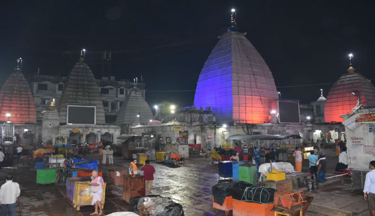 बाबा बैद्यनाथ का ऑनलाइन दर्शन : फेसबुक लाइव और दूरदर्शन के जरिए रोजाना भोले भंडारी की पूजा और शृंगार देख रहे हैं भक्त