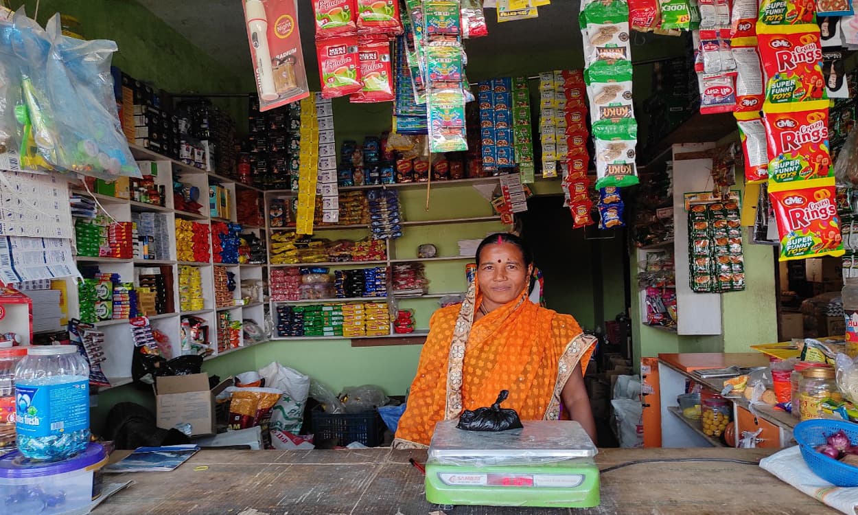 क्रेडिट लिंकेज से आत्मनिर्भर बन रही झारखंड में सखी मंडल की महिलाएं, एक साल में 550 करोड़ की मिली राशि