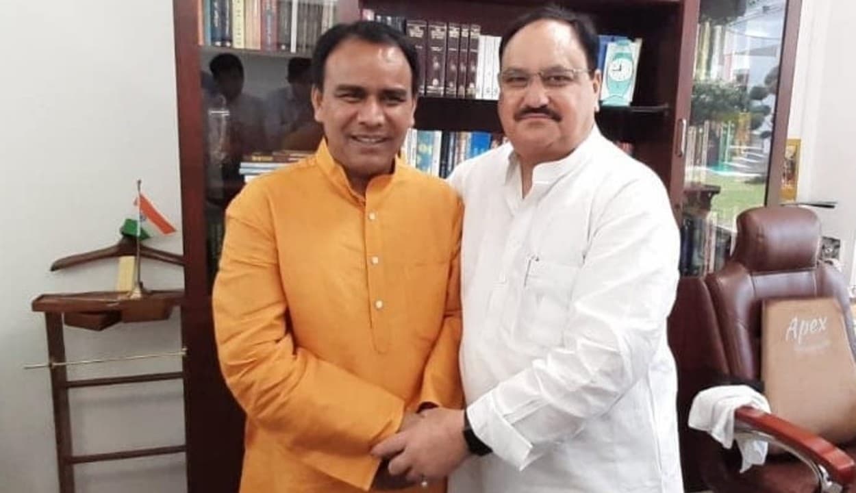 उत्तराखंड में सीएम पद के लिए लॉबिंग हो गई शुरू, मुख्यमंत्री की दौड़ में धन सिंह रावत समेत भाजपा के 5 कद्दावर नेता शामिल