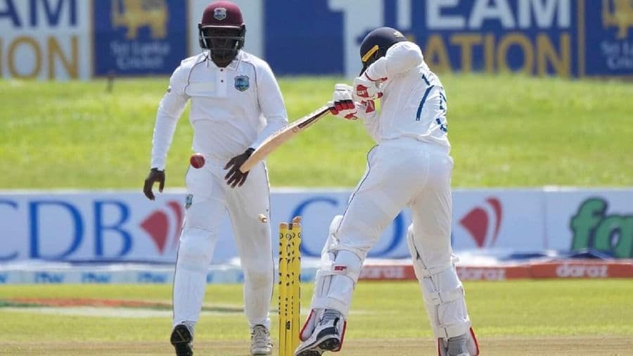 SL vs WI: बल्लेबाज ने एक गेंद पर खेले 3 शॉट, फिर हिट विकेट होकर वापस लौटा खिलाड़ी, कन्फ्यूज कर देगा Video