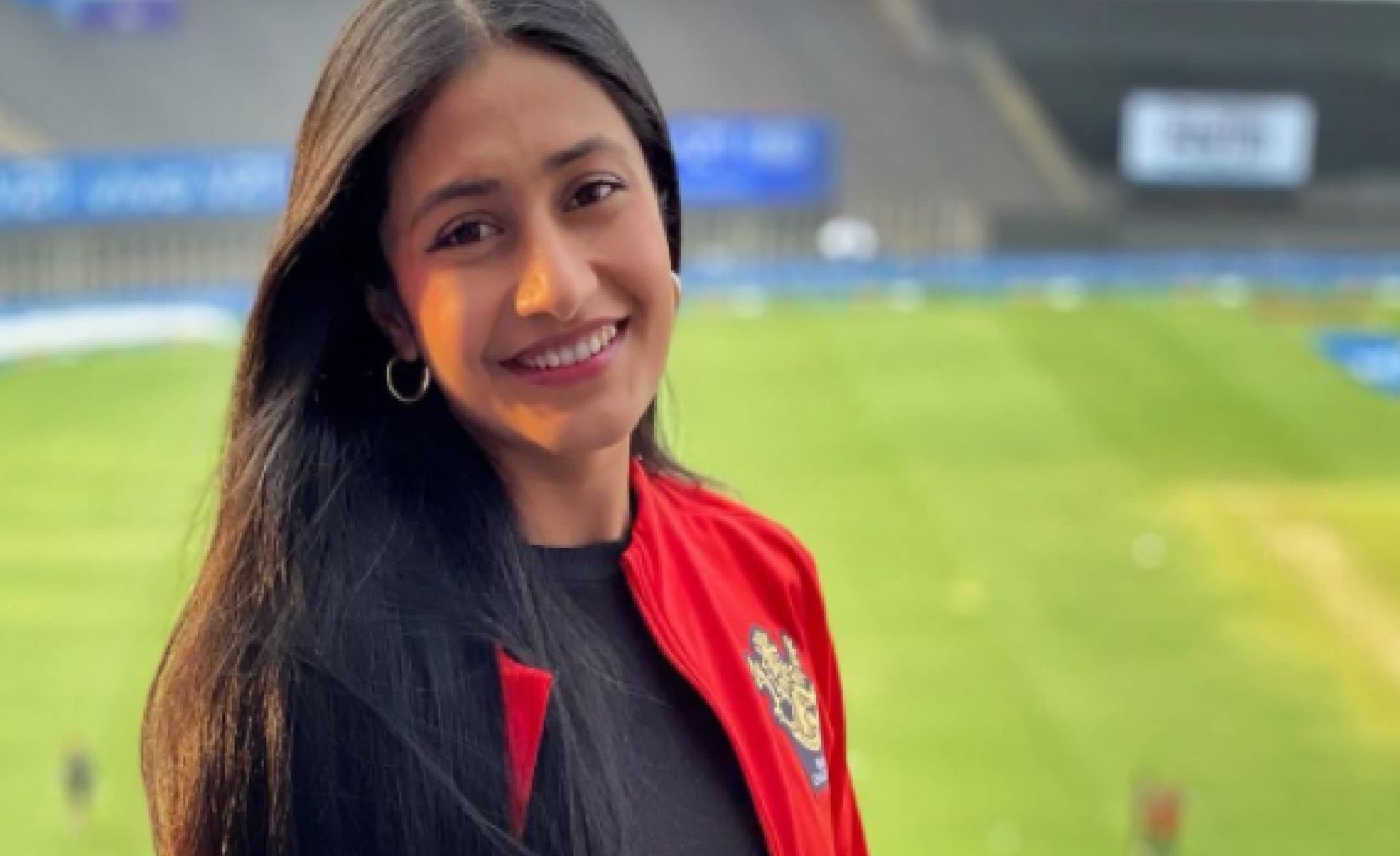 धमाल मचा रहा चहल की पत्नी धनश्री वर्मा का RCB की जर्सी में डांस Video, फैन्स ने पूछा, जींस गेल का है क्या...