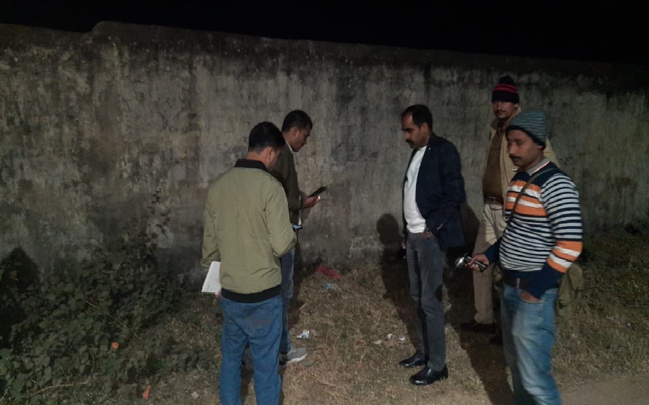 Dhanbad Crime News: धनबाद के भेलाटांड में युवक की कुचल कर हत्या, घटनास्थल पर ही हुई मौत