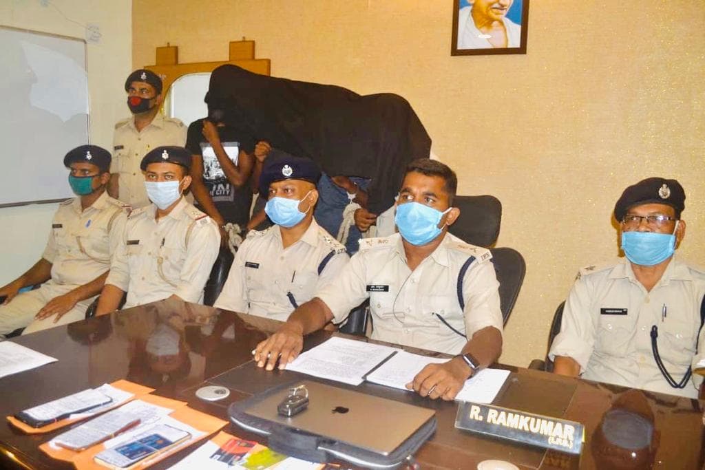 शान-ओ-शौकत की जिंदगी ने जामताड़ा और गिरिडीह के 4 साइबर क्रिमिनल्स को पहुंचाया जेल शान-ओ-शौकत की जिंदगी ने जामताड़ा और गिरिडीह के 4 साइबर क्रिमिनल्स को पहुंचाया जेल