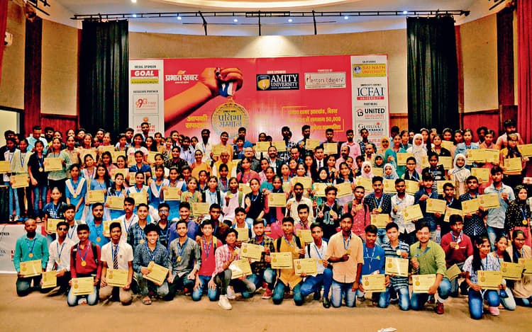 Prabhat Khabar Pratibha Samman: धनबाद में सम्मानित विद्यार्थी बोले- बेहतर करने की और बढ़ी लालसा