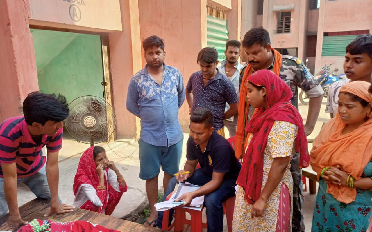 धनबाद के तिसरा में बेटी को फोन पर कहा- आखिरी बार वीडियो कॉल कर देख लो... और पिता ने लगा ली फांसी